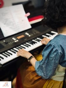 Lớp Học Đàn Piano Quận Tân Phú – Lớp Nhạc LÊVI